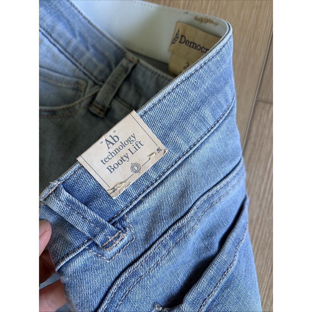 Democracy Jeans Womens 6 Blue Ab Technology Frayed Split Hem Cropped Straight Le - Picture 3 of 7
